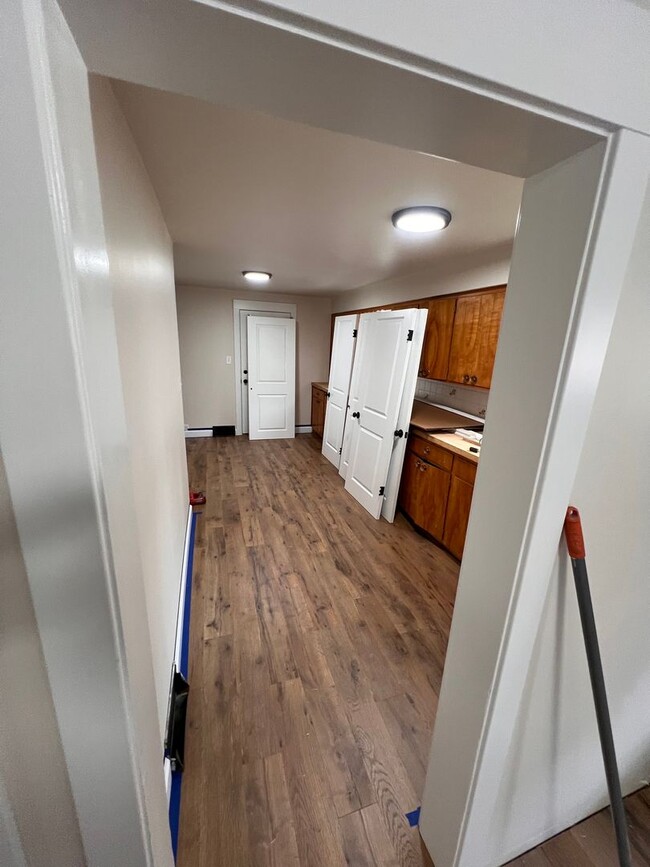 Building Photo - Completely Remodeled 3 Bed, 1 Bath Home on...