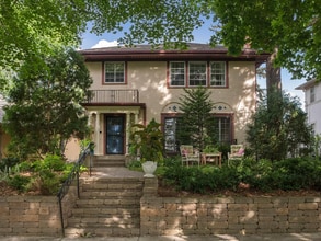 Building Photo - 2722 N Vincent Ave