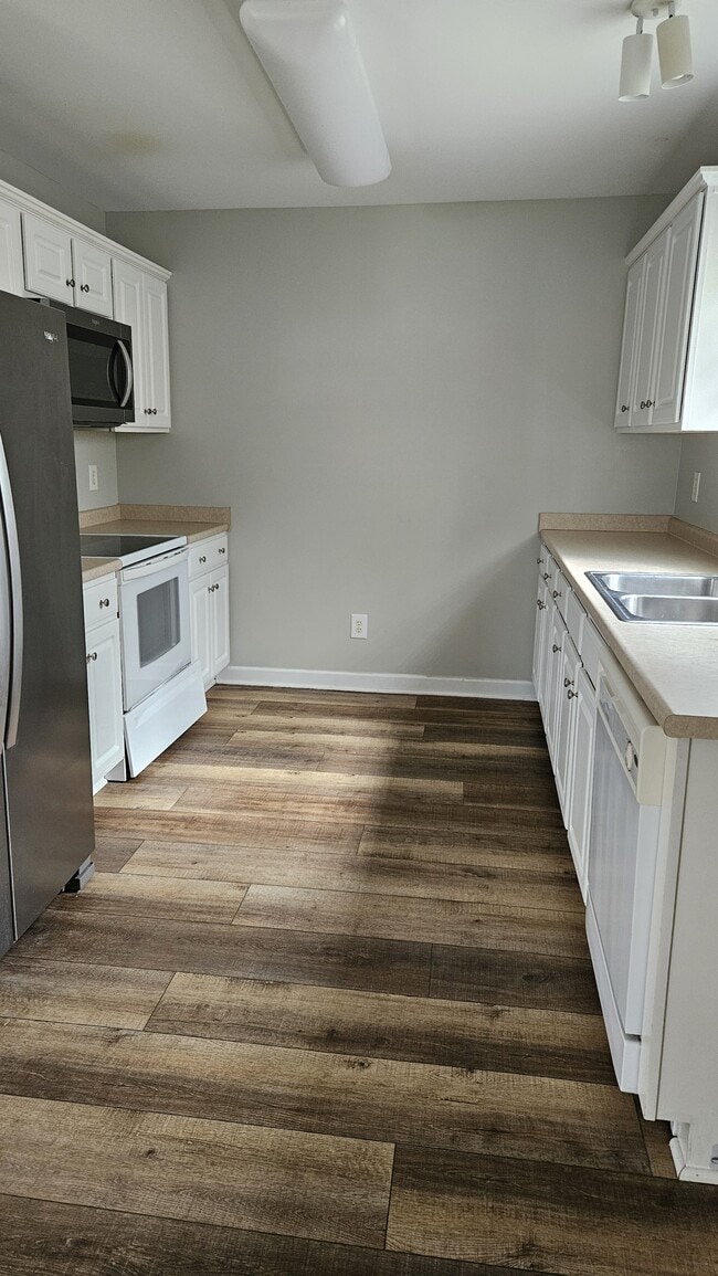 Building Photo - 309 Coldwater Dr