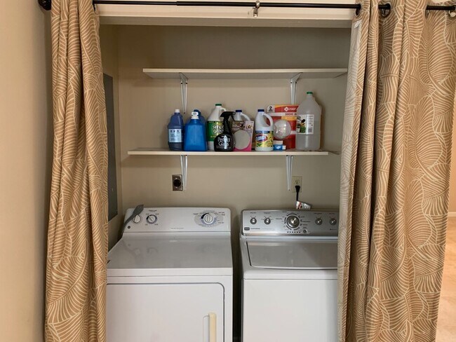 Building Photo - Spacious Ranch House in North Raleigh