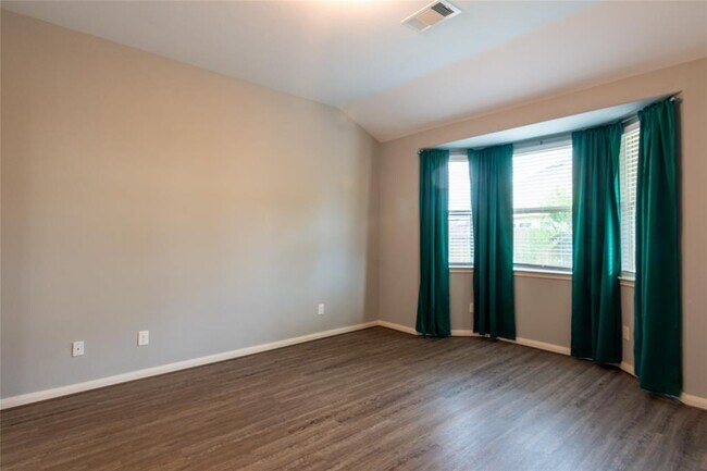 Building Photo - 13142 Silverglen Run Trl