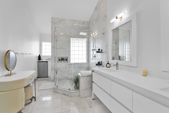 Building Photo - 1035 Boca Cove Ln