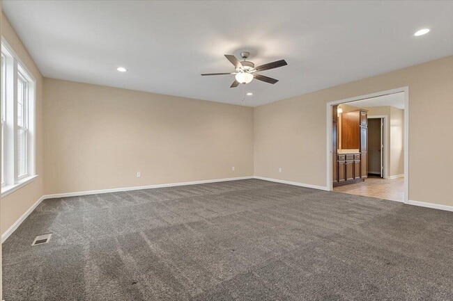 Building Photo - 1618 Ravine Trl