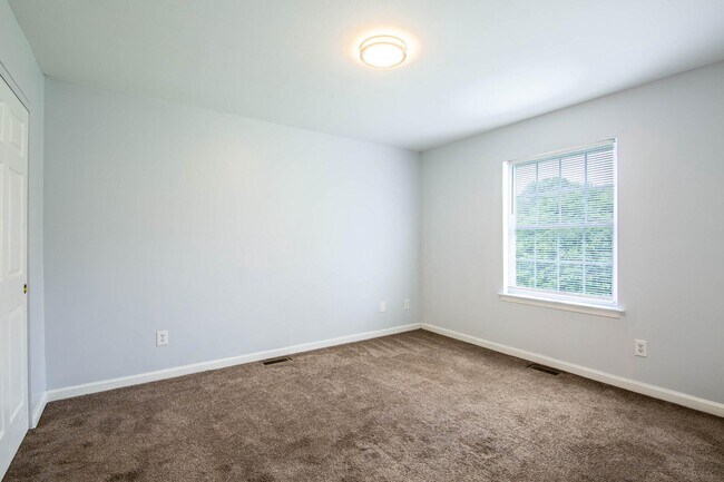 Building Photo - 3908 Love Ave
