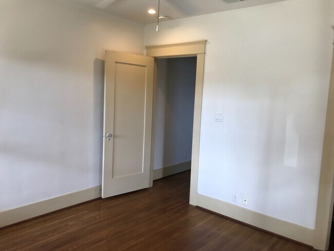 Building Photo - Fenced 3 Bedroom House with Two Car Driveway! Located in the Heart of North Park! In Unit Washer ...