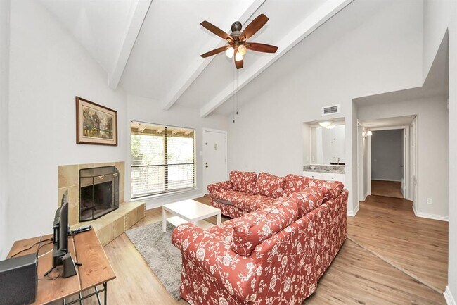 Building Photo - 5711 Sugar Hill Dr