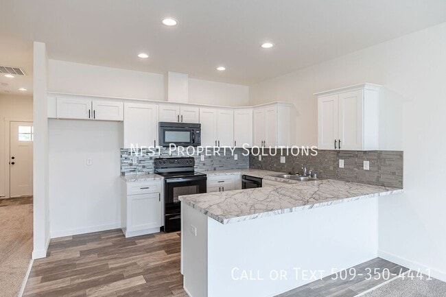 Building Photo - 164 E Montmorency-A