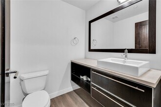 Building Photo - 8925 W Flamingo Rd