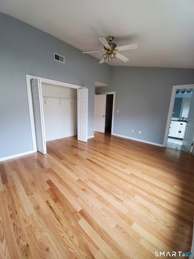 Building Photo - 157 Leeder Hill Dr