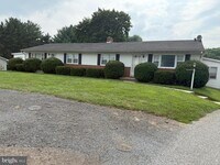 Building Photo - 5110 Woodbine Rd