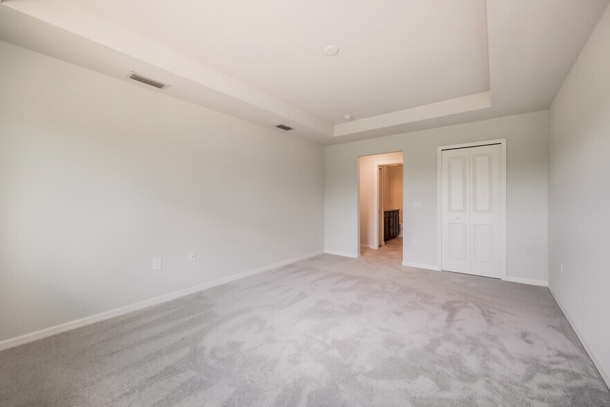 Building Photo - 421 Pickford Ave