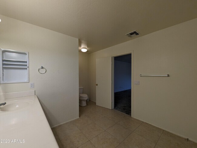 Building Photo - 3215 W St Anne Ave