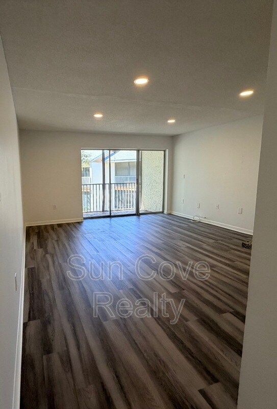 Building Photo - 9940 7th Way N