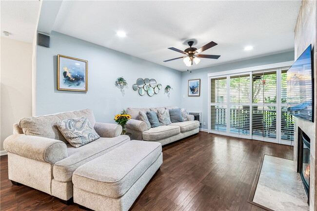 Building Photo - 7890 E Spring St