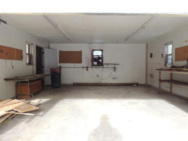 Building Photo - 965 Weems Chapel Rd