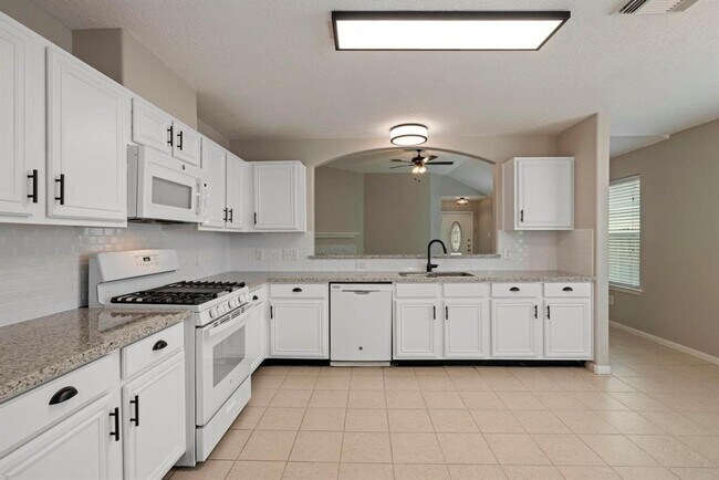 Building Photo - 21523 Trilby Way