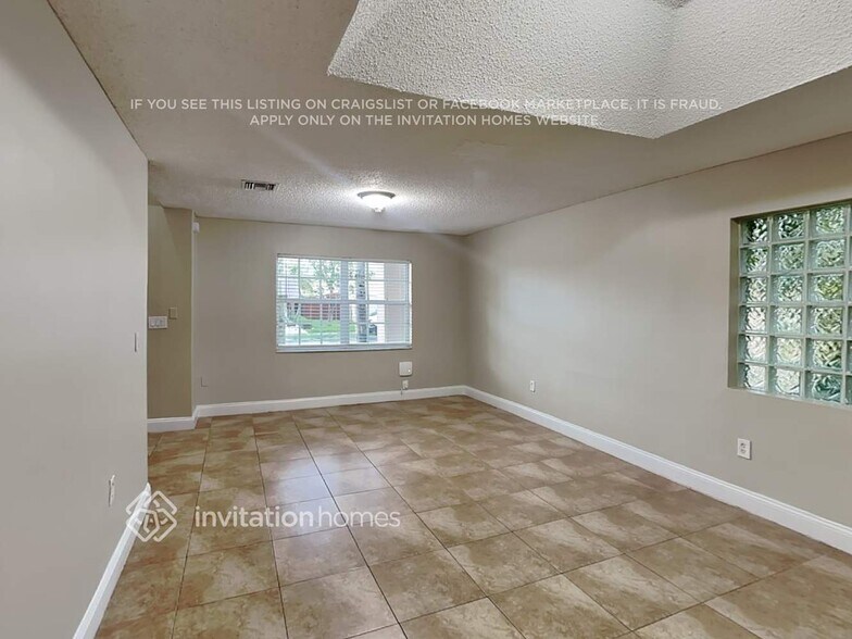 Building Photo - 14573 SW 155th Pl