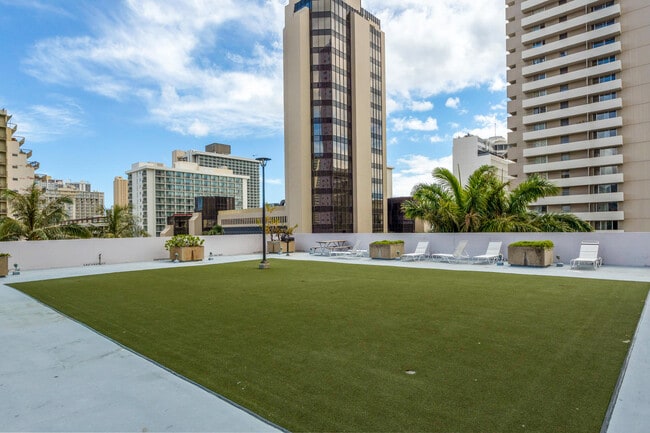 Building Photo - 2240 Kuhio Ave