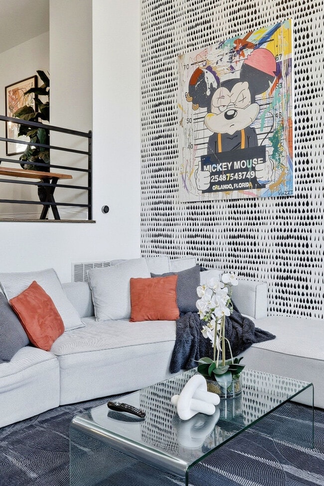 Building Photo - 657 N Carpenter St