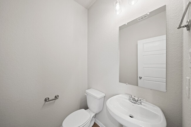 Building Photo - 835 Oakland Dr