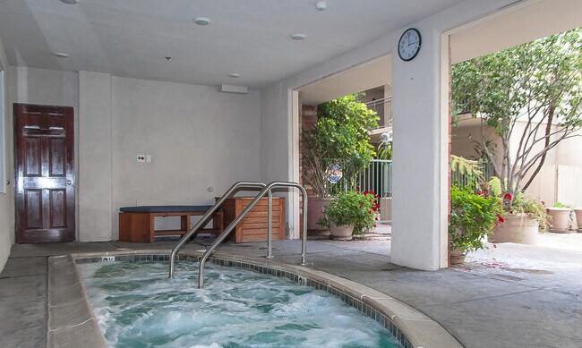 Building Photo - 1440 Veteran Ave