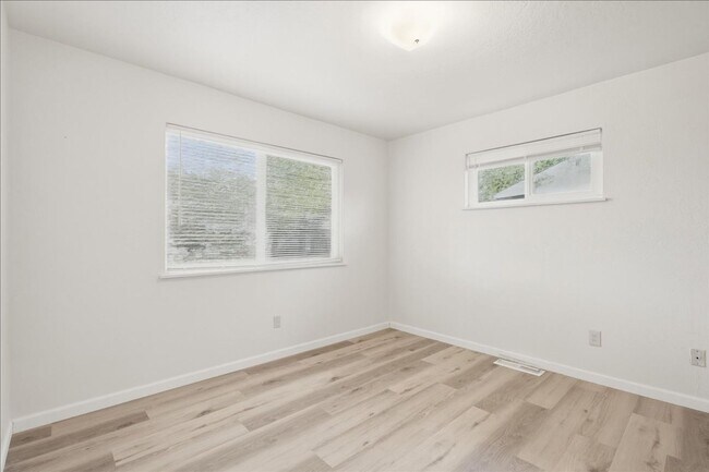 Building Photo - 5121 Earls Ct
