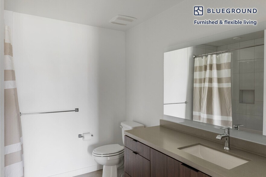 Building Photo - 101 River Pk Dr