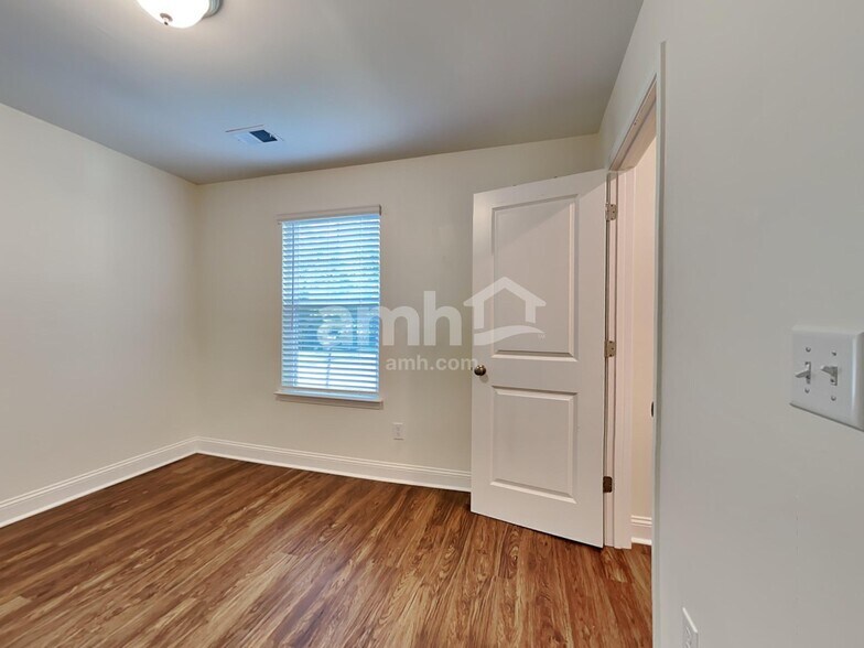 Building Photo - 145 Sweetgum Drive