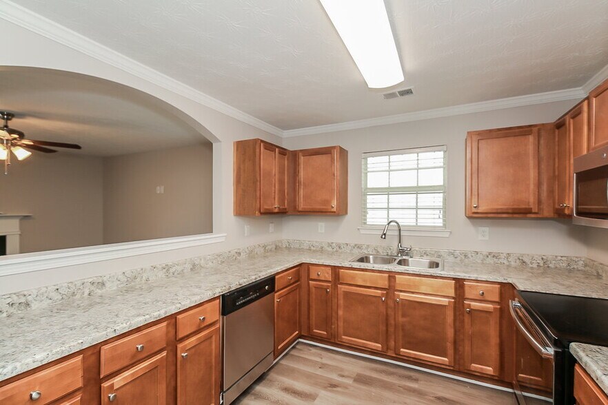 Building Photo - 11281 Aliyah Dr