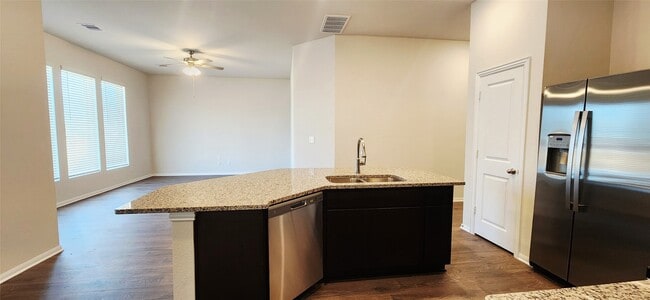 Building Photo - 422 Magnolia Ln