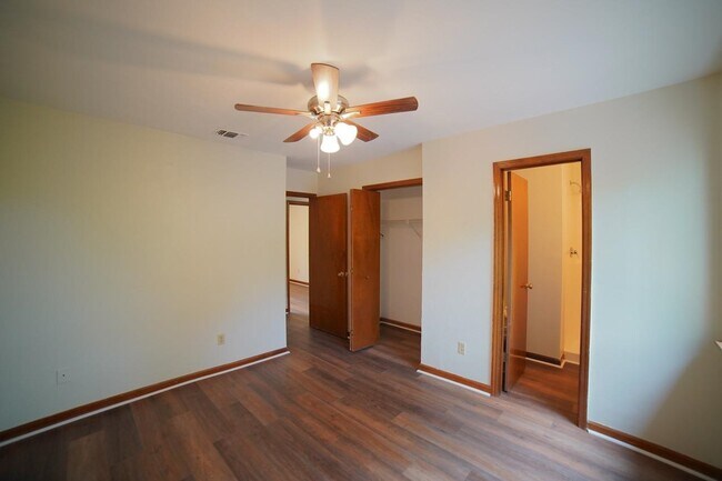 Building Photo - 1820 Nicklaus Dr