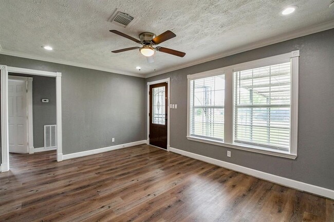 Building Photo - 3017 Barberry Dr