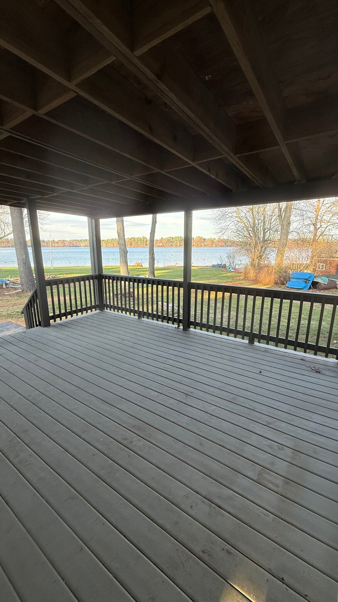 Covered deck - 41 Lakeview Pl