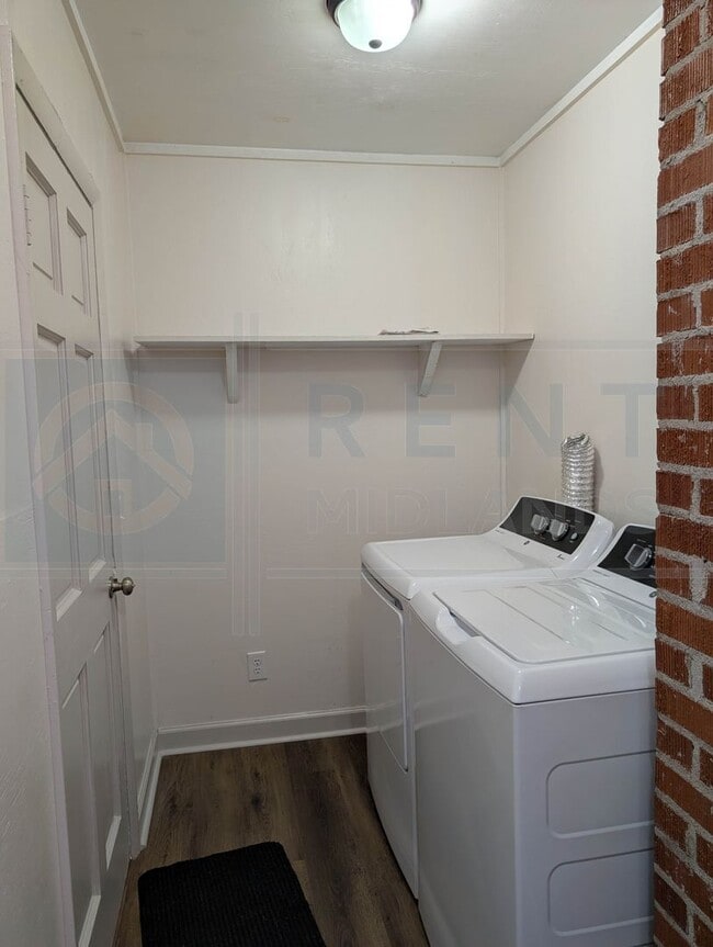 Building Photo - Beautiful Home in Cayce