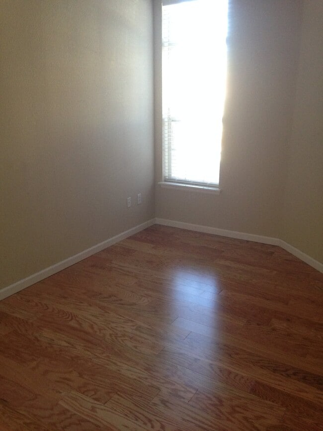 Building Photo - "2-Bed, 2-Bath Condo in The Vallagio – Your Perfect Retreat!"