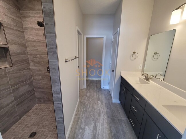 Building Photo - IMMACULATE NEW CONSTRUCTION - 3 BR (POSSIB...