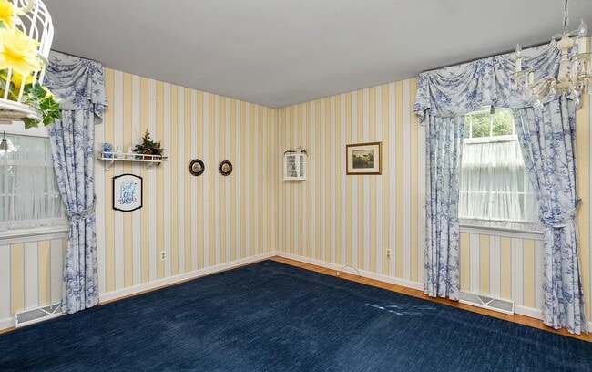 Building Photo - 3847 Quakerbridge Rd