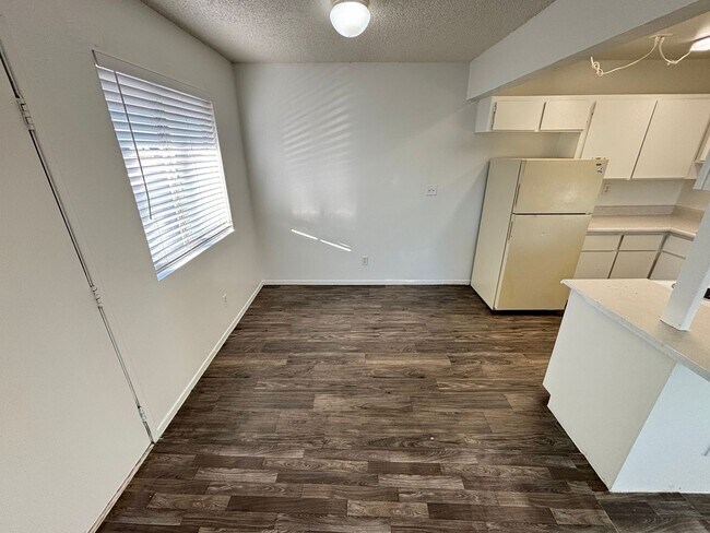 Building Photo - 147 Westminster Way