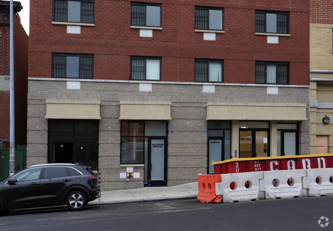 street level - 280 E Burnside Ave