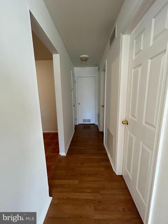 Building Photo - 25 Wyndham Pl