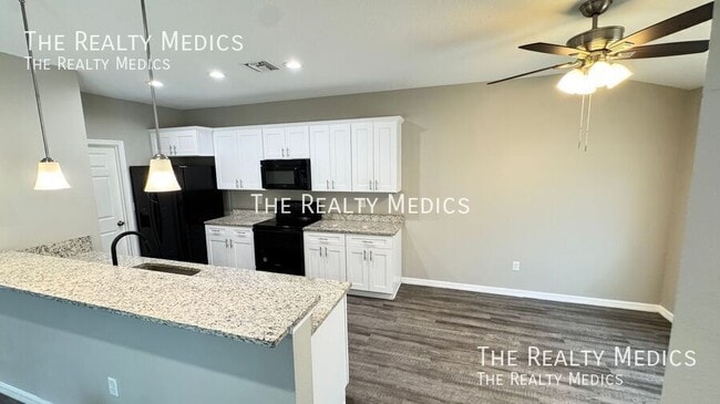 Building Photo - 8219 Cozumel Ln