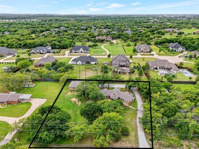 Building Photo - 3901 High Rd