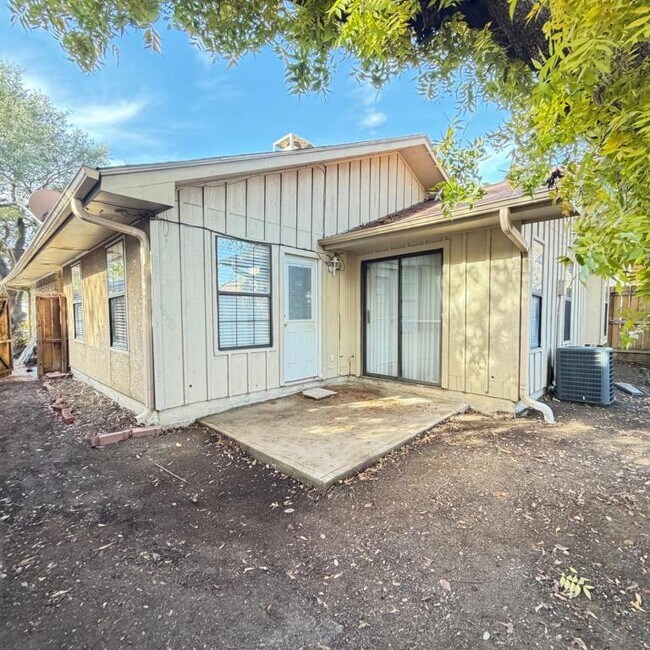 Building Photo - 5304 Waterford Dr