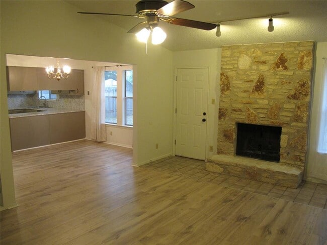 Building Photo - 4206 Harcourt Dr