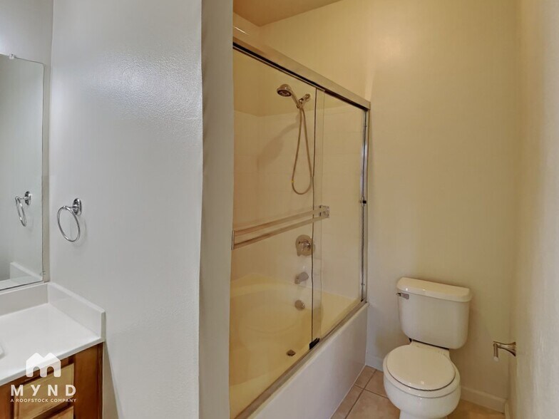 Building Photo - 900 S Meadows Pkwy