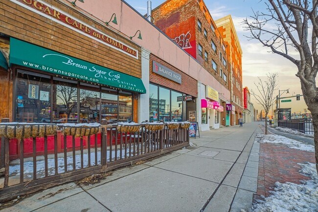 Building Photo - 1035 Commonwealth Ave