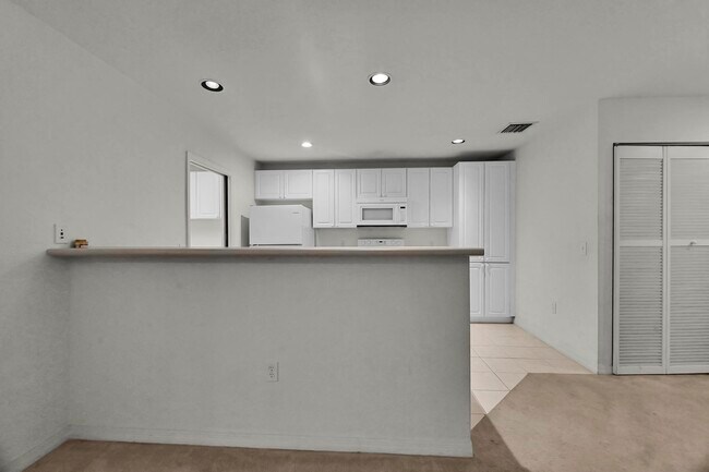 Building Photo - 1846 Pelican Dr