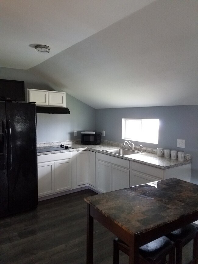 Building Photo - 353 Brahan Blvd