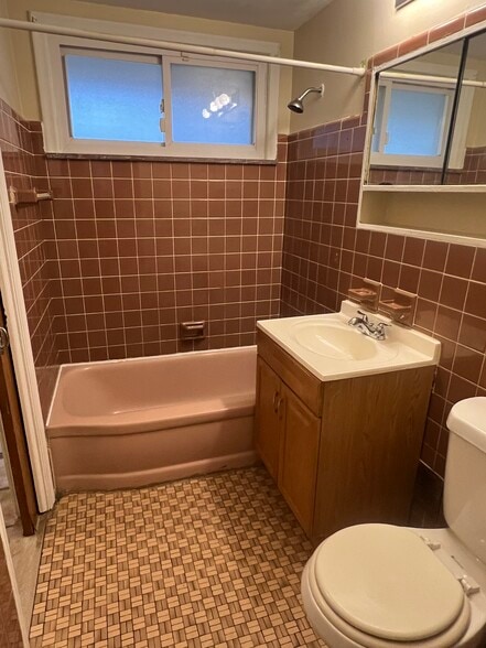 Building Photo - 13740 Pearson St