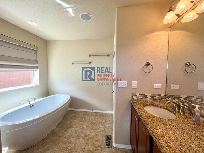 Building Photo - 10776 Forest Creek Dr